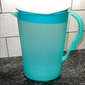 Slimline Aqua Pitcher with Lid by Tupperware.